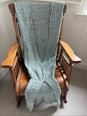 Mermaid Design Cozy Knit Blanket - Mint Green, Gray, and White